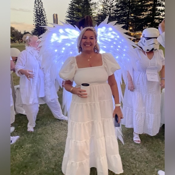 Petal & pup puff sleeve smocked tiered maxi nwot - Picture 4 of 7